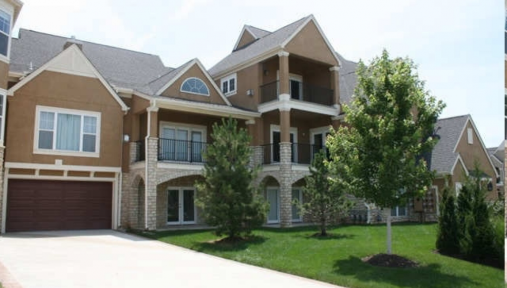 download953x Pinegate West Apartments Shawnee, KS